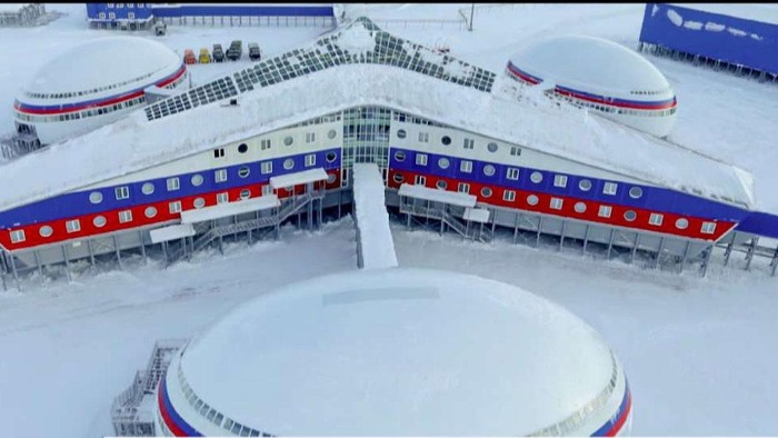 Уфолог случайно обнаружил в Арктике российскую базу и принял ее за ангар для НЛО