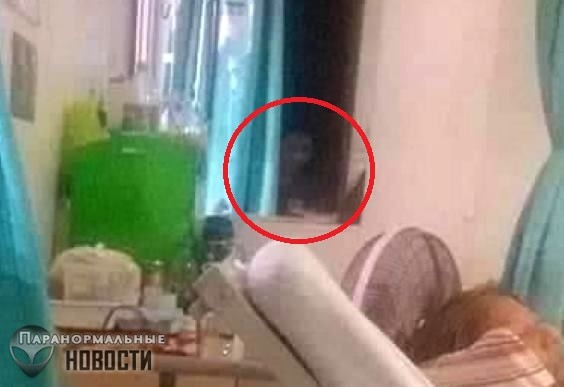 В больнице засняли пугающее лицо, смотрящее в окно палаты на пятом этаже