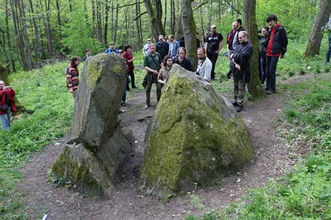 Загадочный мегалит Камень Лжи в Калининградской области