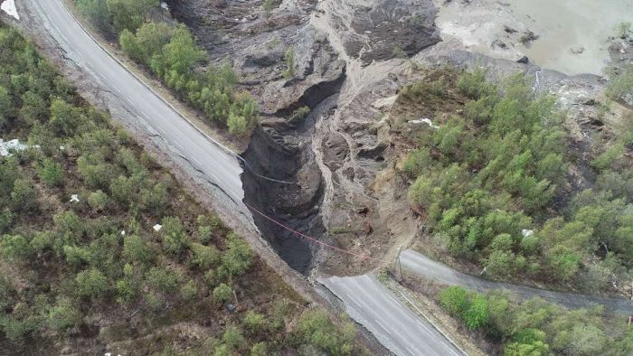 Два огромных оползня за три дня: Норвегию смывает в море? 