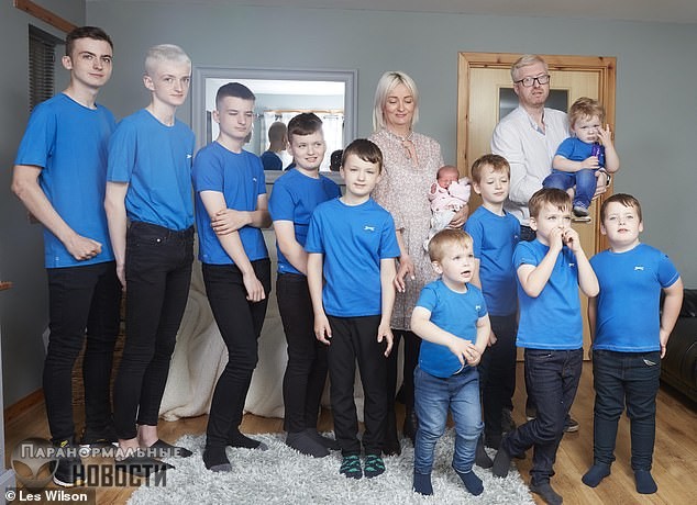 Дождались! После 15 лет и 10 сыновей у британской пары наконец родилась девочка 