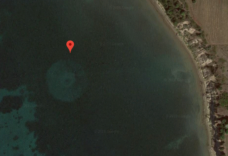 У берегов Греции с помощью Google Earth обнаружили загадочный круглый объект. Затонувший НЛО?