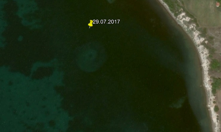 У берегов Греции с помощью Google Earth обнаружили загадочный круглый объект. Затонувший НЛО?